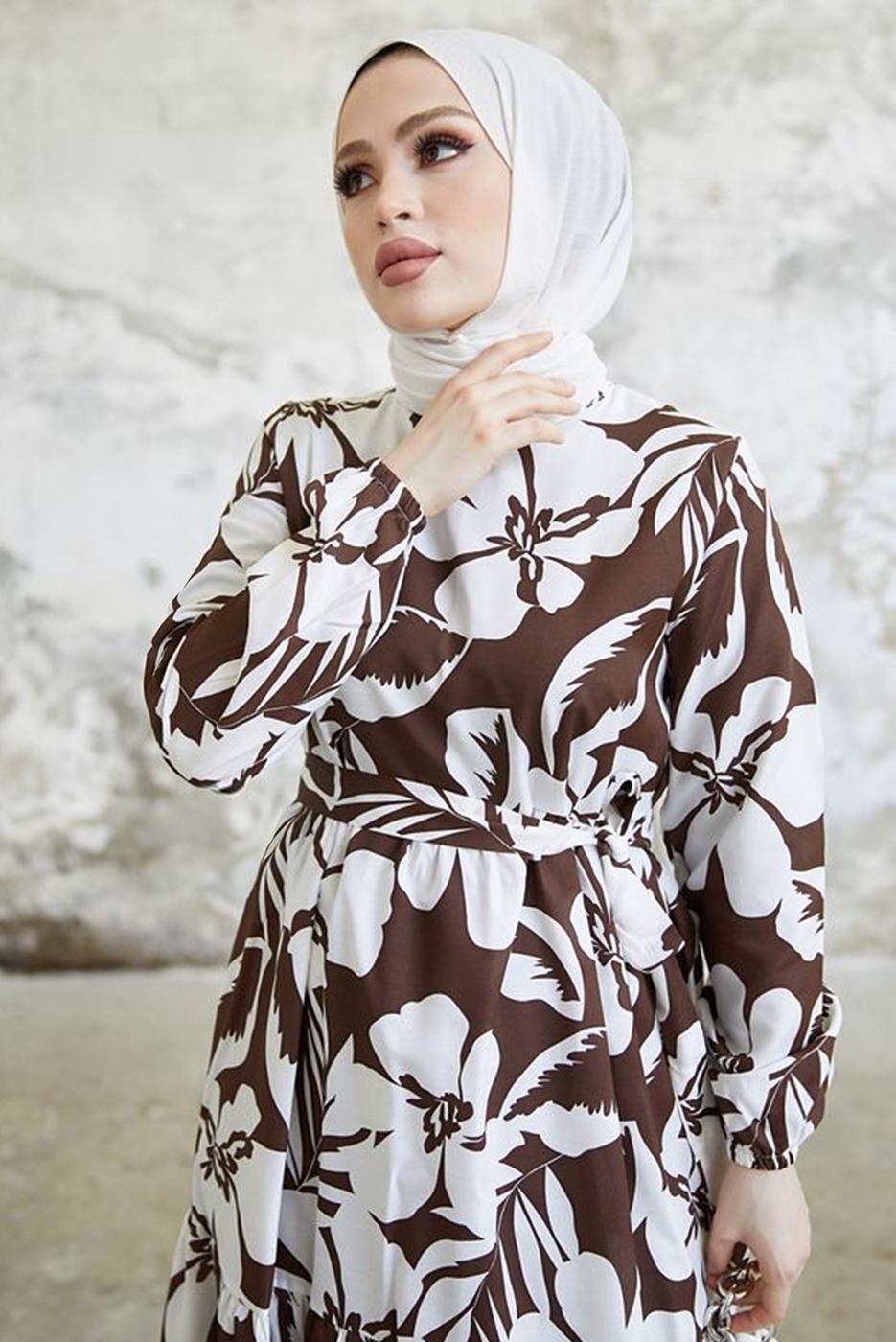 Tesettür giyim KAHVE ÇİÇEK DESENLİ KUŞAKLI ELBİSE T 134