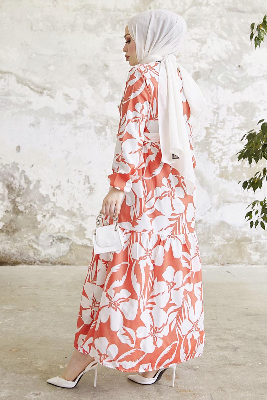 Tesettür giyim KIRMIZI ÇİÇEK DESENLİ KUŞAKLI ELBİSE T 134