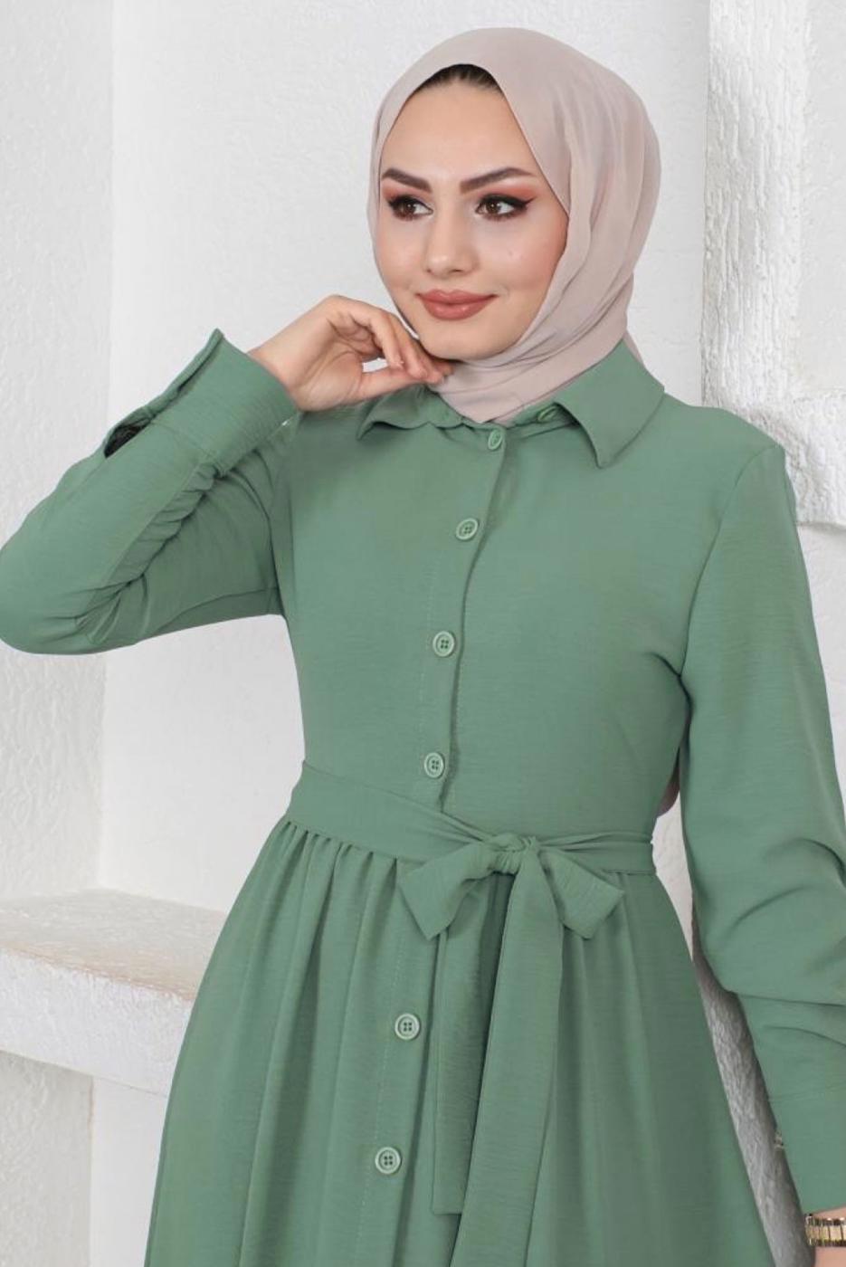 Tesettür giyim YEŞİL GÖMLEK YAKA VOLANLI KUŞAKLI ELBİSE T 344