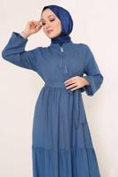 Tesettür giyim MAVİ YAKASI BAĞLAMALI KUŞAKLI ELBİSE T 644