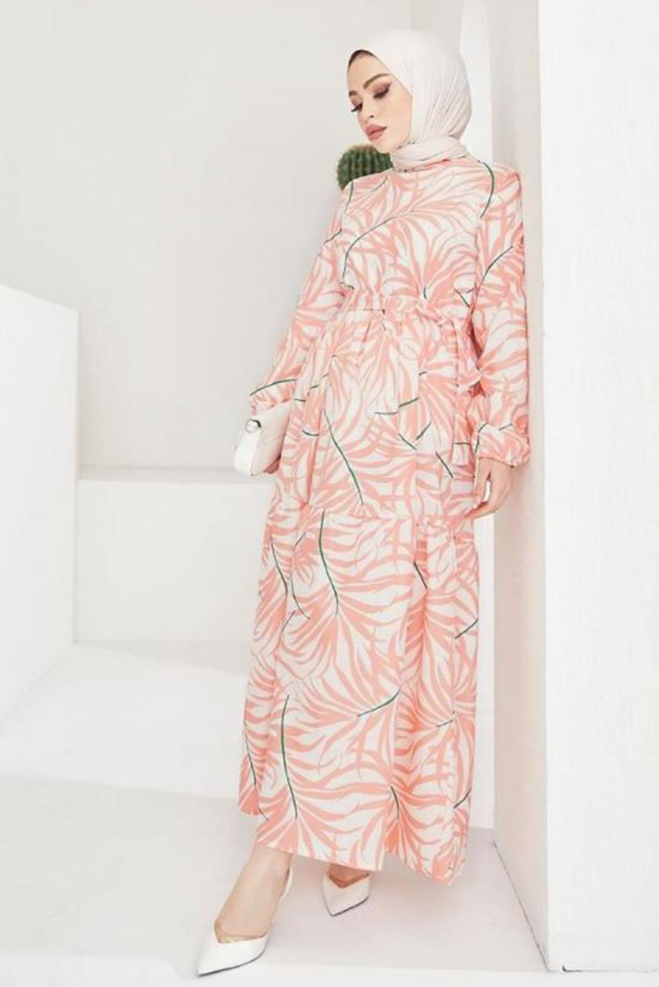 Tesettür giyim PUDRA BELİ BÜZGÜLÜ DESENLİ ELBİSE T 704