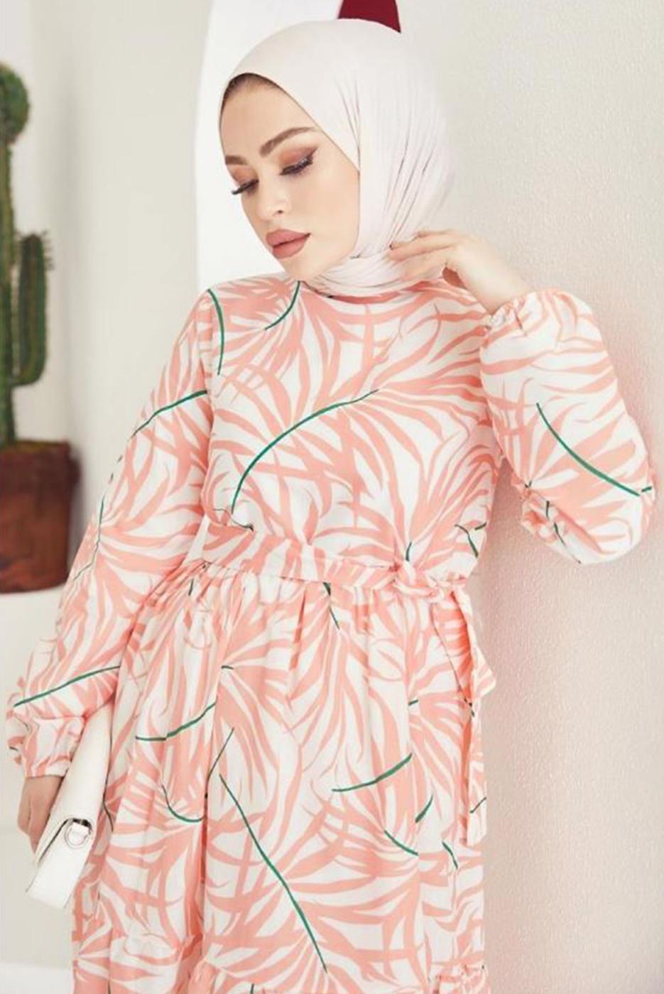 Tesettür giyim PUDRA BELİ BÜZGÜLÜ DESENLİ ELBİSE T 704