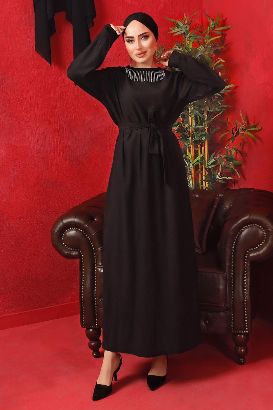 Tesettür giyim SİYAH YAKASI ZİNCİRLİ KUŞAKLI ELBİSE T 2003
