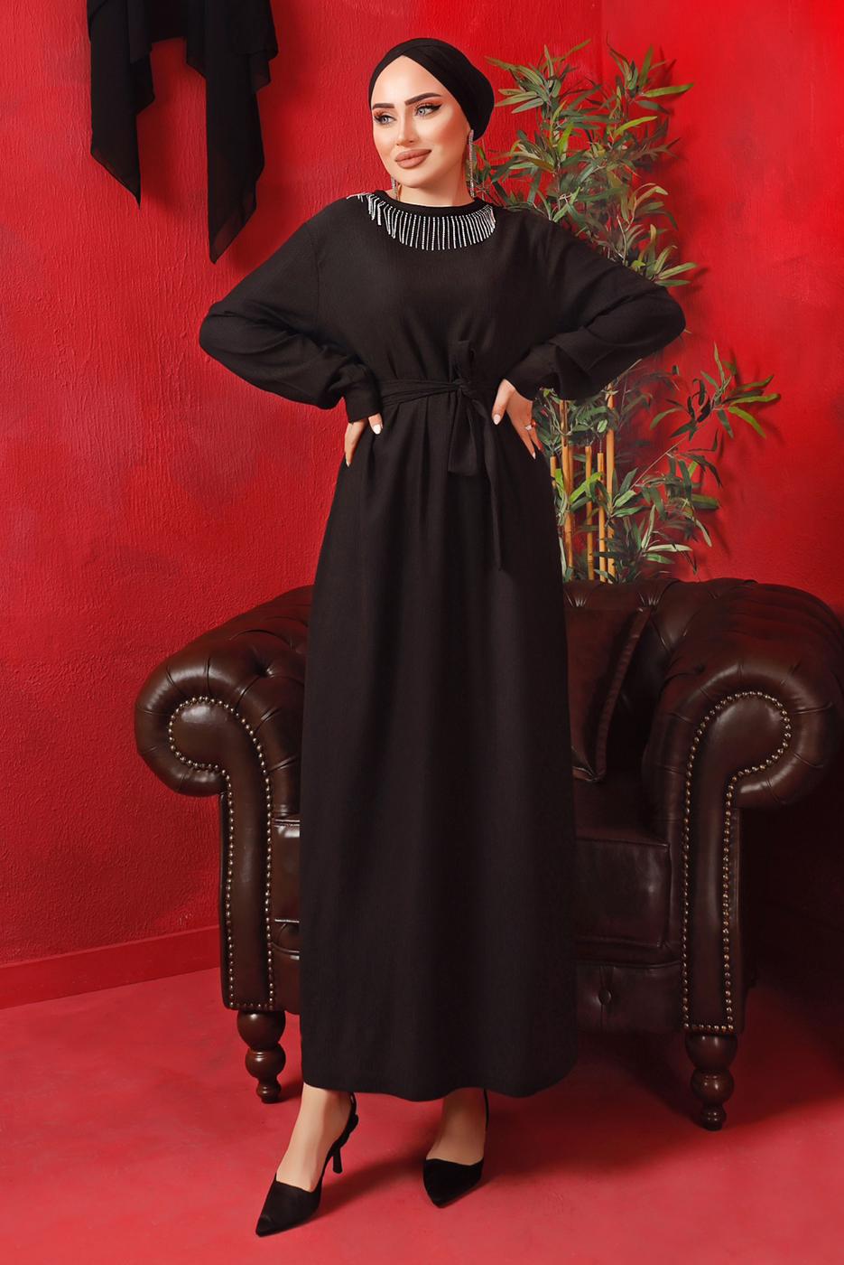 Tesettür giyim SİYAH YAKASI ZİNCİRLİ KUŞAKLI ELBİSE T 2003