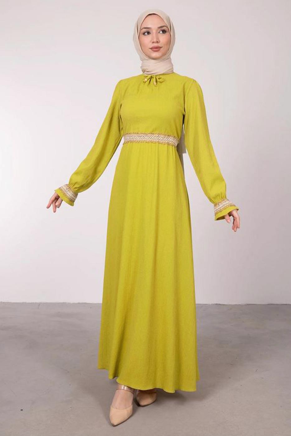 Vêtements hijab VERT ROBE COL NOUÉ AVEC T ETHNIQUE BRODÉ 2582