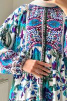 Tesettür giyim MOR DÜĞMELİ ETNİK DESENLİ ELBİSE T 2605-2