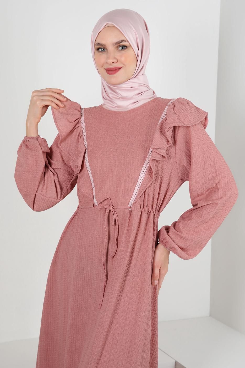Tesettür giyim PUDRA VOLAN DETAYLI BELİ BÜZGÜLÜ ELBİSE T 30046