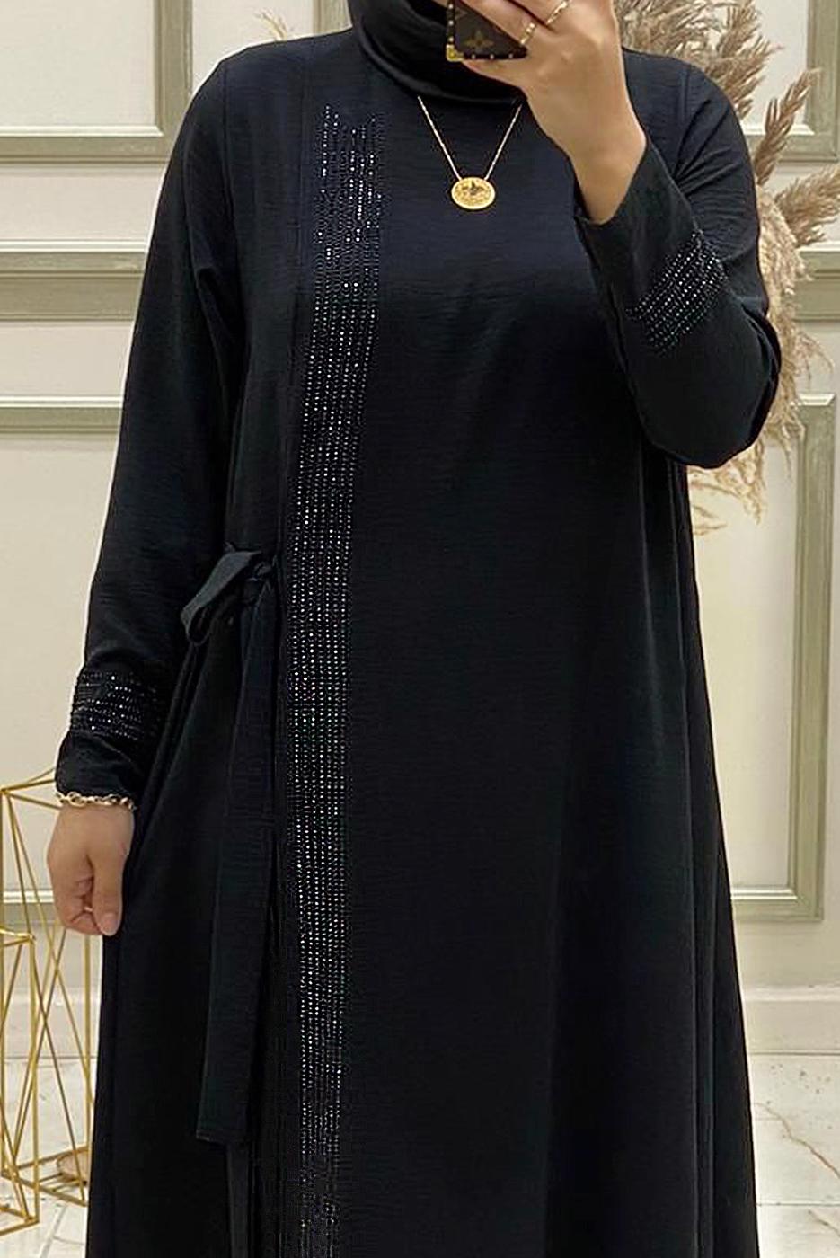 Tesettür giyim SİYAH TAŞ İŞLEMELİ BAĞLAMA DETAYLI ELBİSE T 30223 
