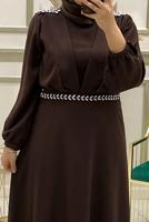 Tesettür giyim KAHVE TAŞ AKSESUAR DETAYLI ELBİSE T 30800