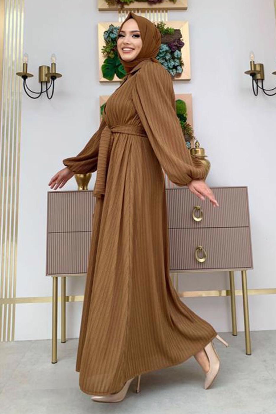 Tesettür giyim KAHVE KUŞAKLI DÜĞME DETAYLI ELBİSE T 3273