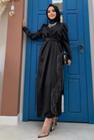 Tesettür giyim SİYAH KEMERLİ PÜSKÜLLÜ SATEN ABİYE ELBİSE T 3673