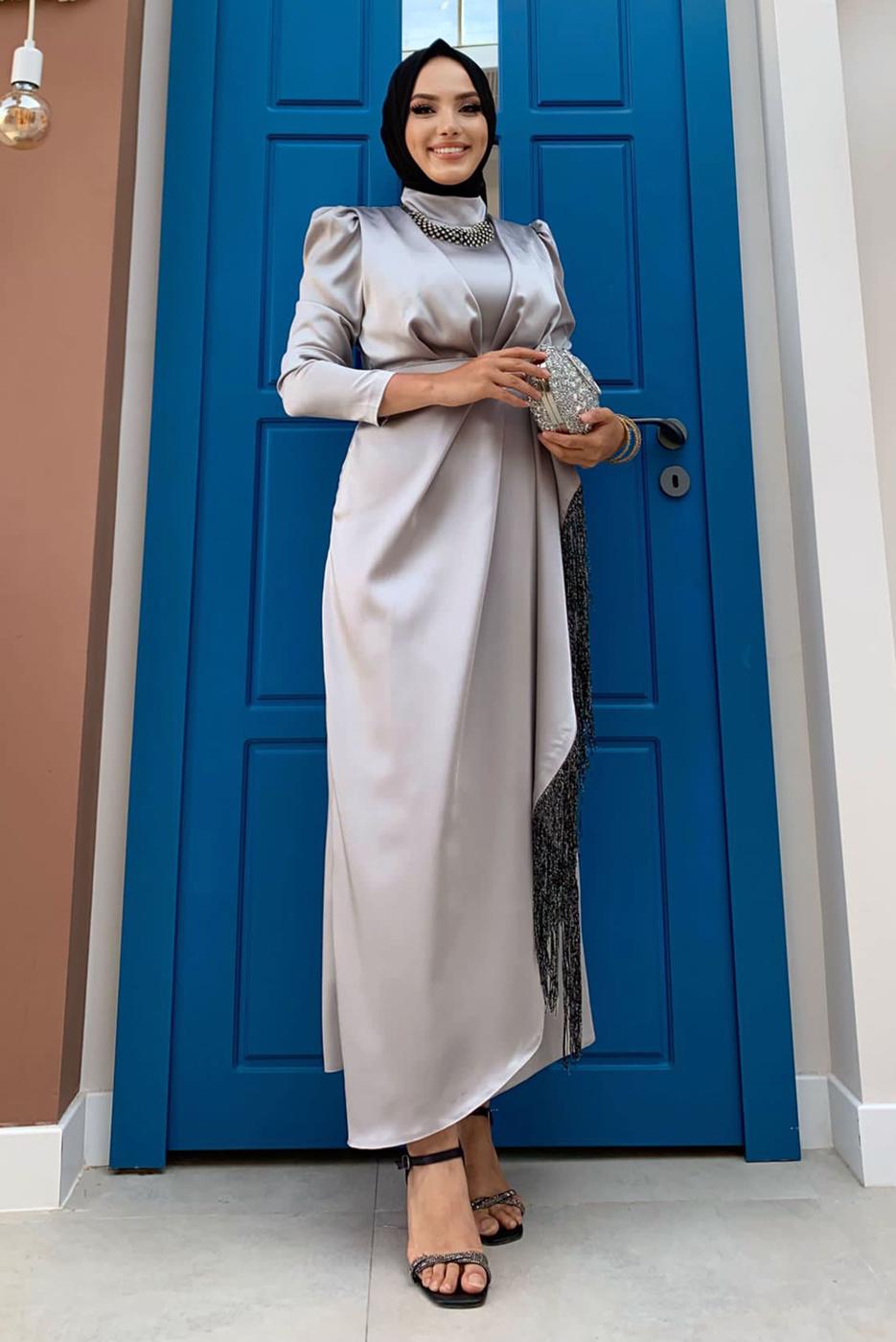 Tesettür giyim GRİ KEMERLİ PÜSKÜLLÜ SATEN ABİYE ELBİSE T 3673