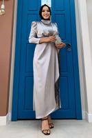 Tesettür giyim GRİ KEMERLİ PÜSKÜLLÜ SATEN ABİYE ELBİSE T 3673