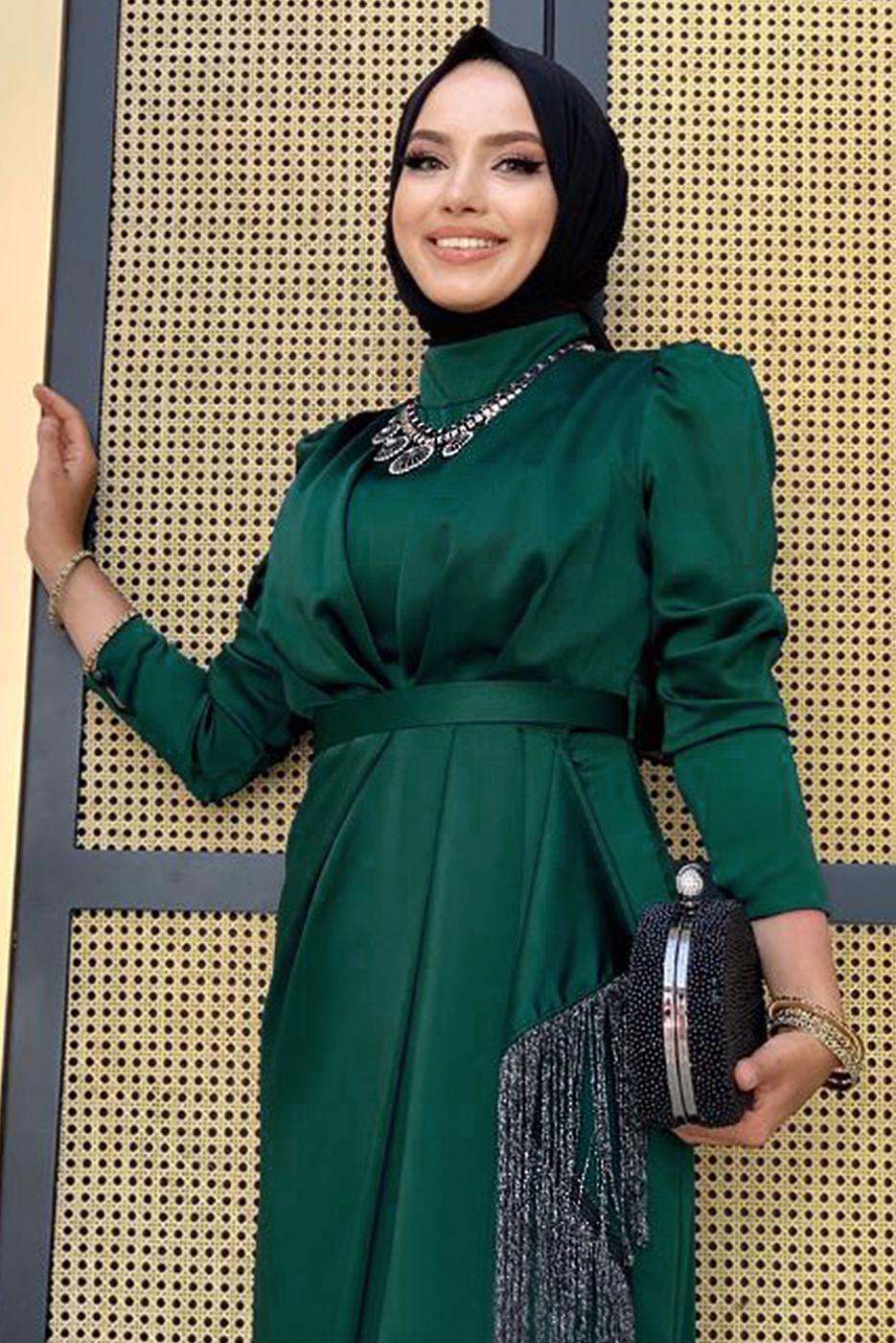 Tesettür giyim YEŞİL KEMERLİ PÜSKÜLLÜ SATEN ABİYE ELBİSE T 3673
