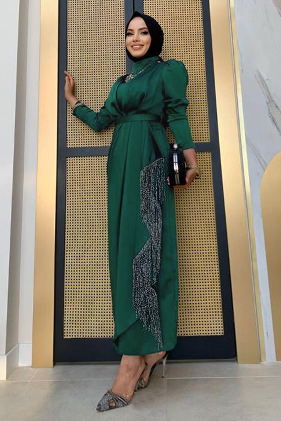 Tesettür giyim YEŞİL KEMERLİ PÜSKÜLLÜ SATEN ABİYE ELBİSE T 3673