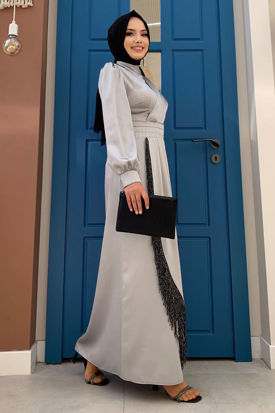 Tesettür giyim GRİ PÜSKÜL DETAYLI SATEN ABİYE ELBİSE T 3689