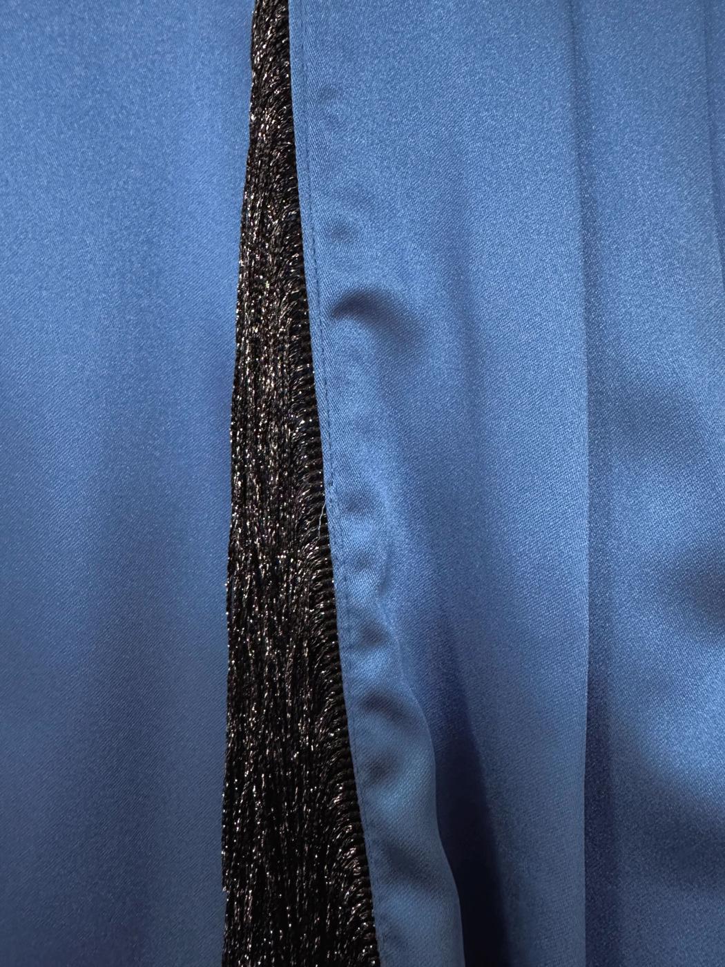 Tesettür giyim LACİVERT PÜSKÜL DETAYLI SATEN ABİYE ELBİSE T 3689