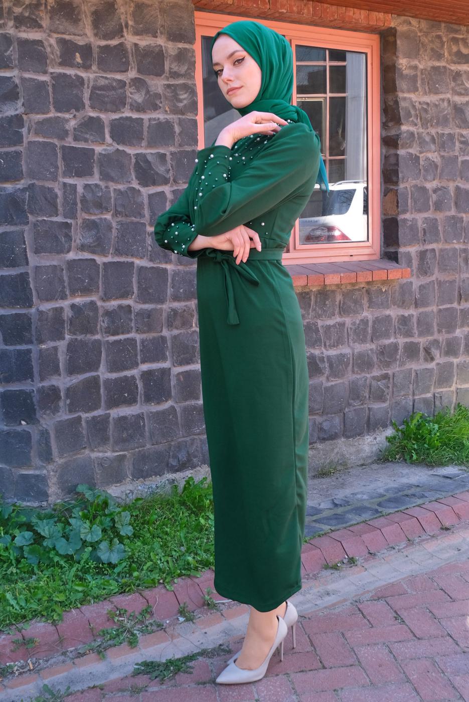 Tesettür giyim YEŞİL İNCİ DETAYLI KUŞAKLI ELBİSE T 4010