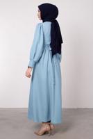 Tesettür giyim MAVİ ETNİK ÇİÇEK NAKIŞLI KUŞAKLI ELBİSE T 4195