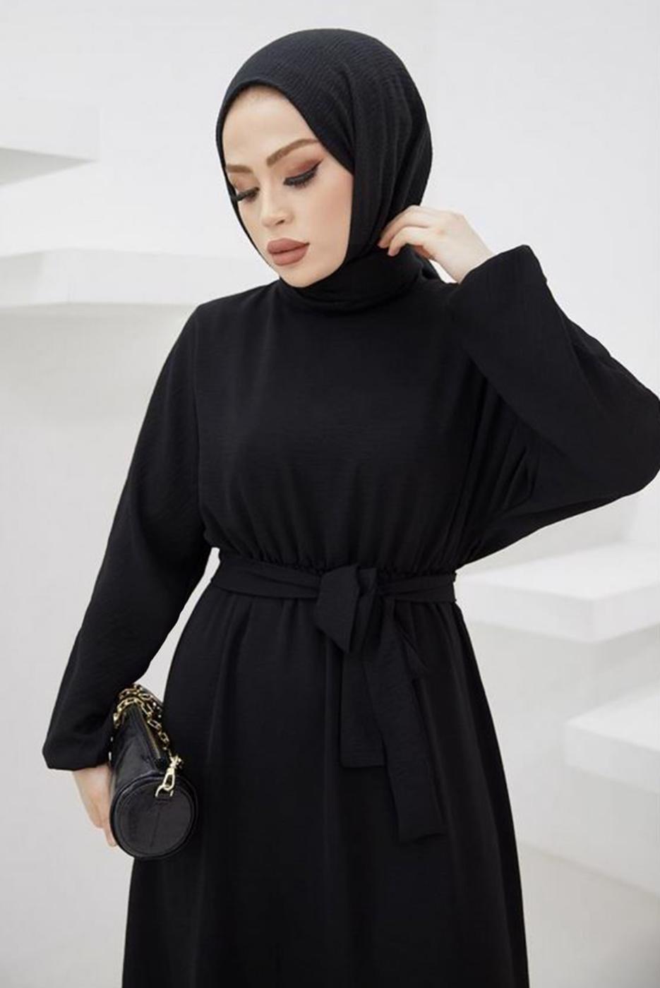 Tesettür giyim SİYAH MANŞETLERİ LASTİKLİ KUŞAKLI ELBİSE T 424-1