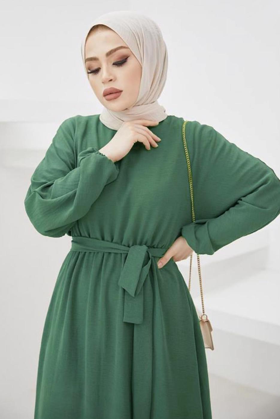 Tesettür giyim YEŞİL MANŞETLERİ LASTİKLİ KUŞAKLI ELBİSE T 424-1