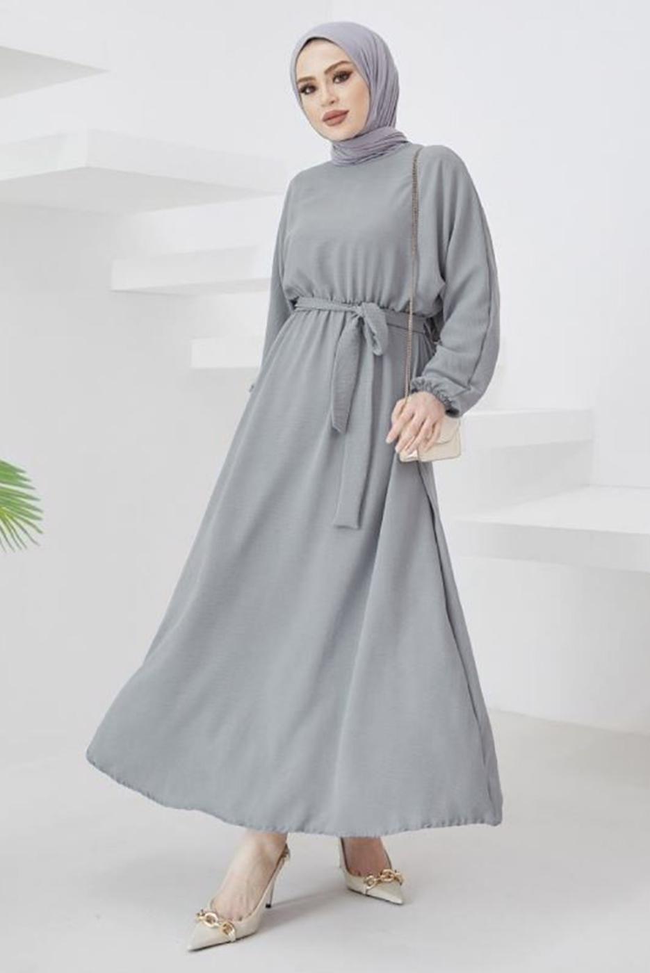 Tesettür giyim GRİ MANŞETLERİ LASTİKLİ KUŞAKLI ELBİSE T 424-1