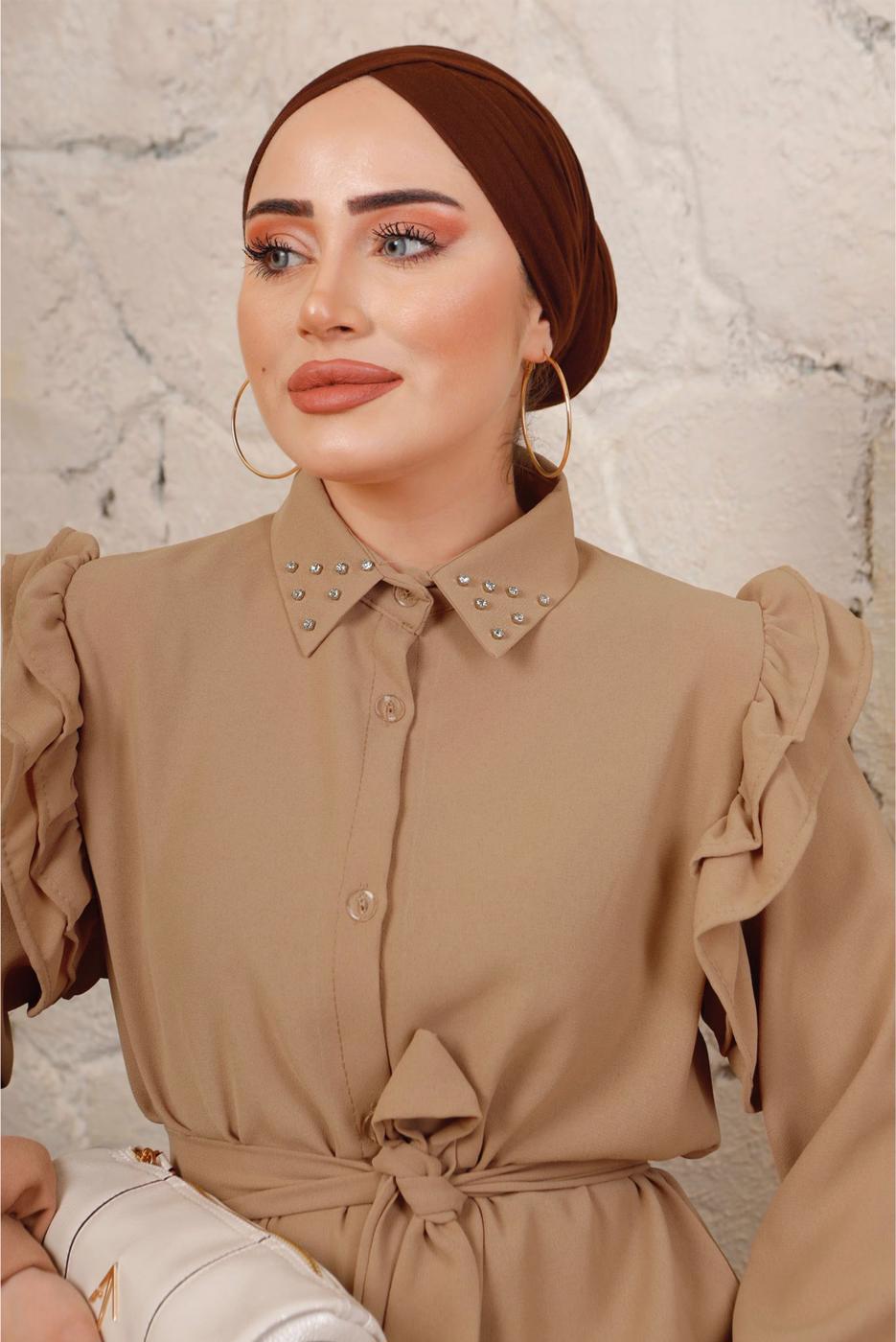 Tesettür giyim KAHVE YAKASI TAŞLI KOLLARI FIRFIR DETAYLI ELBİSE T 4503