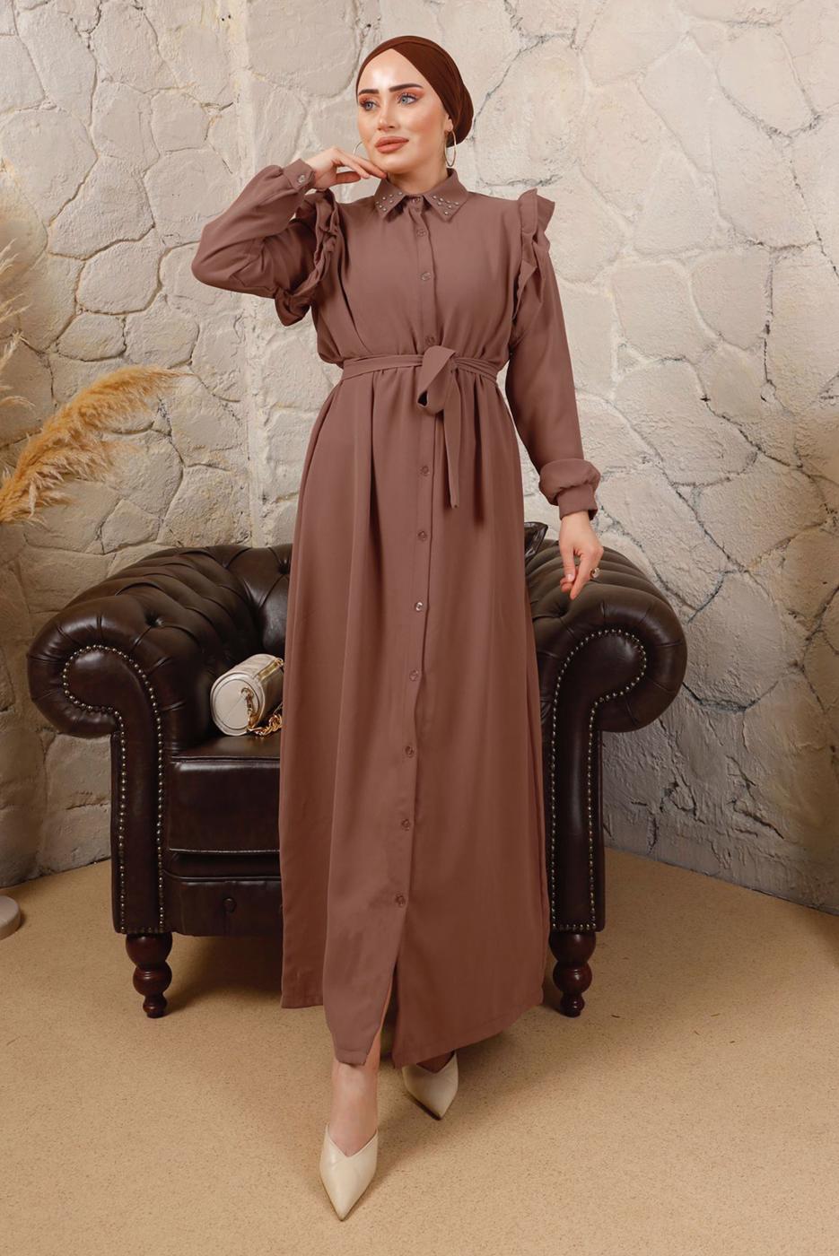 Tesettür giyim KAHVE YAKASI TAŞLI KOLLARI FIRFIR DETAYLI ELBİSE T 4503