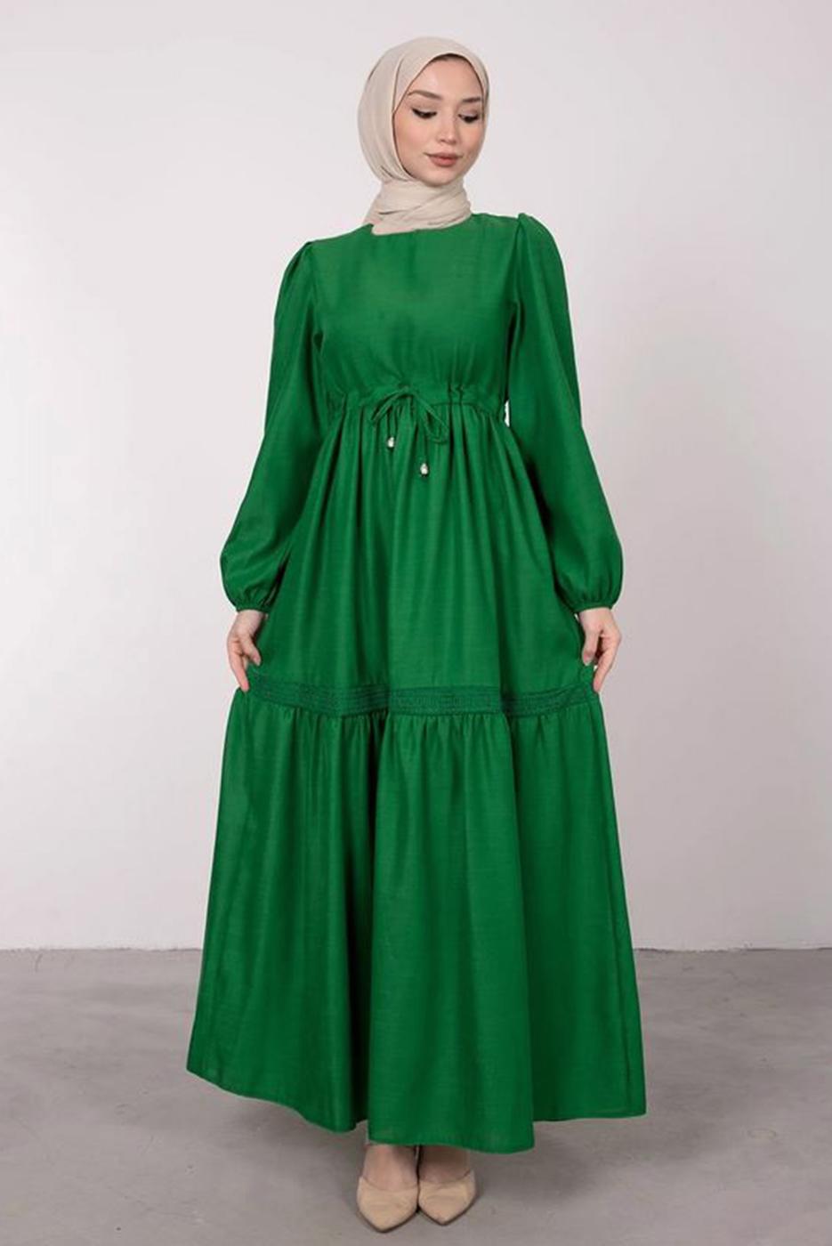 Tesettür giyim YEŞİL BELİ BÜZGÜLÜ DANTEL DETAYLI ELBİSE T 4685