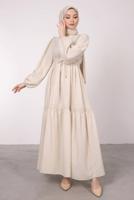 Tesettür giyim BEJ BELİ BÜZGÜLÜ DANTEL DETAYLI ELBİSE T 4685