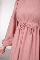 Tesettür giyim PUDRA BELİ BÜZGÜLÜ DANTEL DETAYLI ELBİSE T 4685