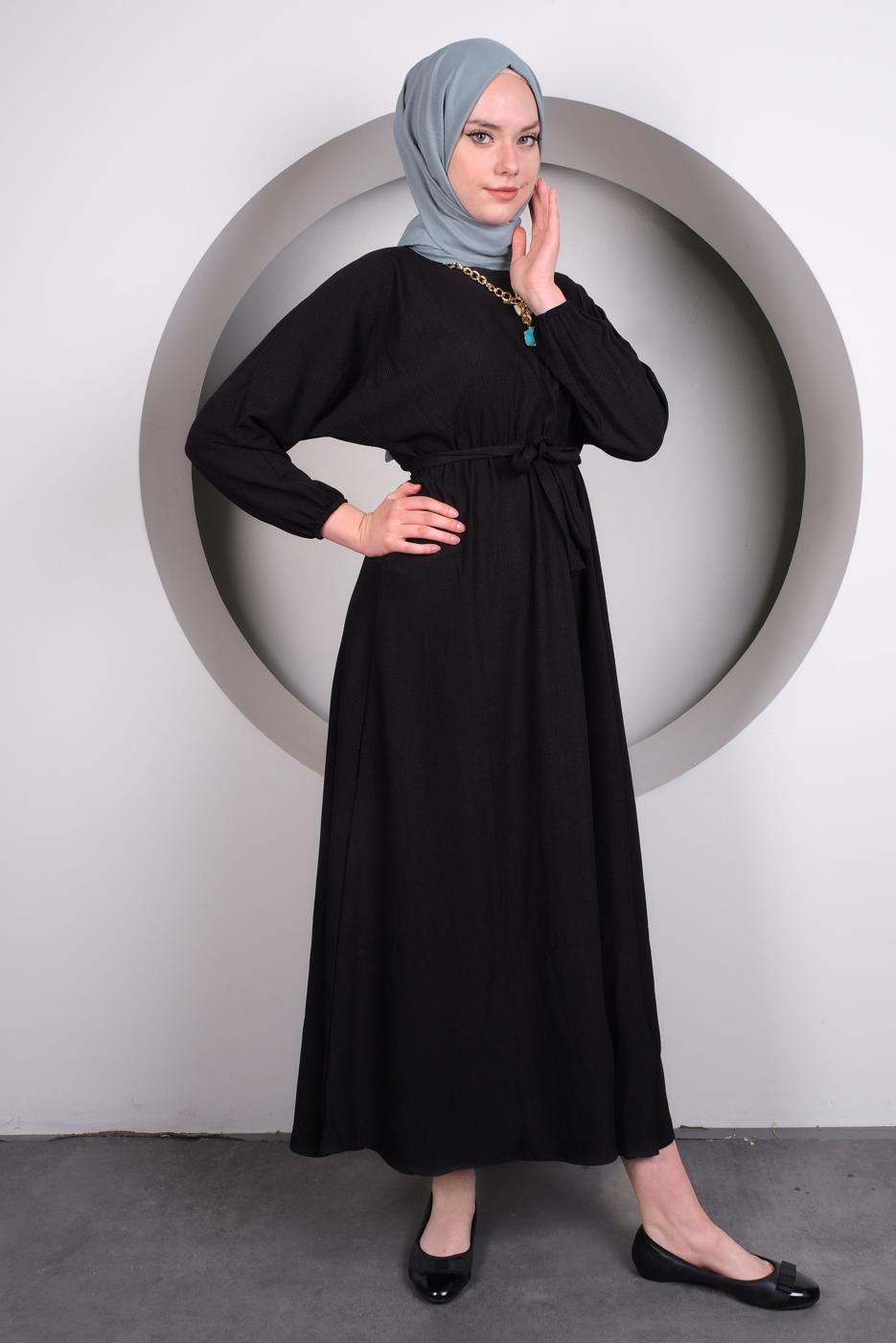 Tesettür giyim SİYAH BELİ LASTİKLİ KUŞAKLI ELBİSE T 50013