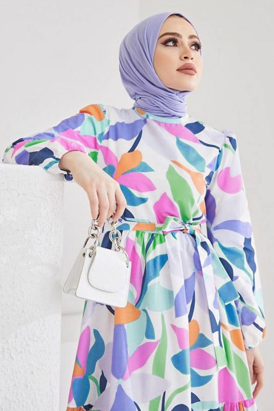 Tesettür giyim MOR ÇOK RENKLİ DESENLİ KUŞAKLI ELBİSE T 5008