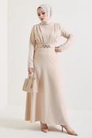 Tesettür giyim BEJ PİLİSE DETAYLI KEMERLİ KREP ELBİSE T 5261