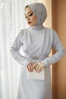 Tesettür giyim GRİ PİLİSE DETAYLI KEMERLİ KREP ELBİSE T 5261