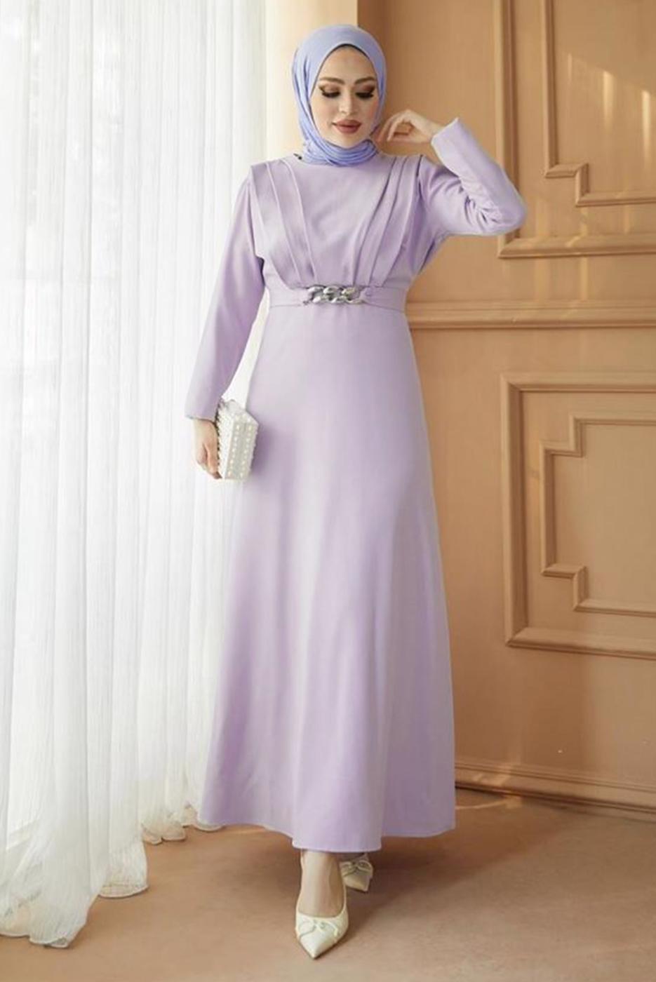 Tesettür giyim MOR PİLİSE DETAYLI KEMERLİ KREP ELBİSE T 5261