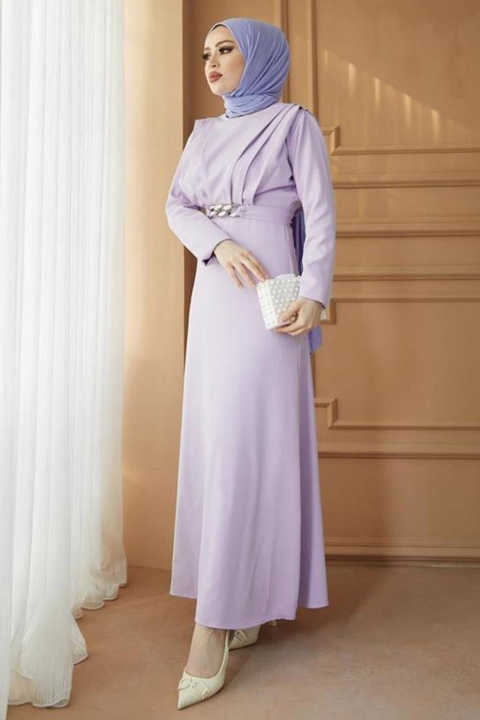 Tesettür giyim MOR PİLİSE DETAYLI KEMERLİ KREP ELBİSE T 5261
