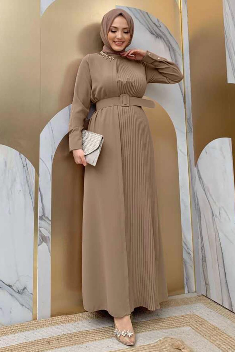 Tesettür giyim VİZON YAKASI TAŞLI PİLİSELİ ELBİSE T 5283