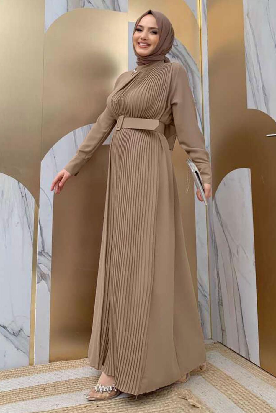 Tesettür giyim VİZON YAKASI TAŞLI PİLİSELİ ELBİSE T 5283