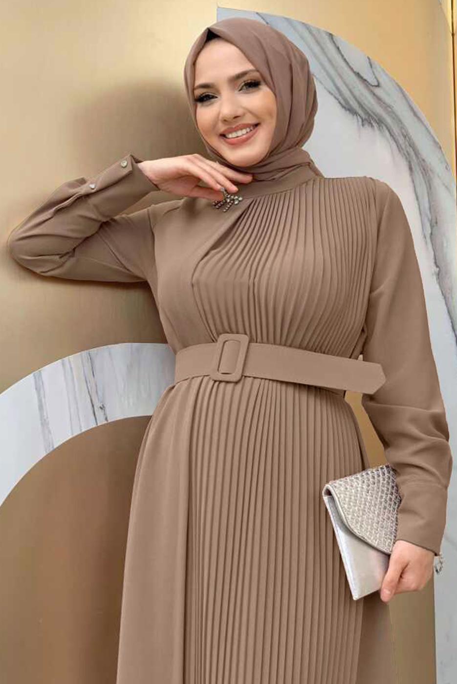 Tesettür giyim VİZON YAKASI TAŞLI PİLİSELİ ELBİSE T 5283