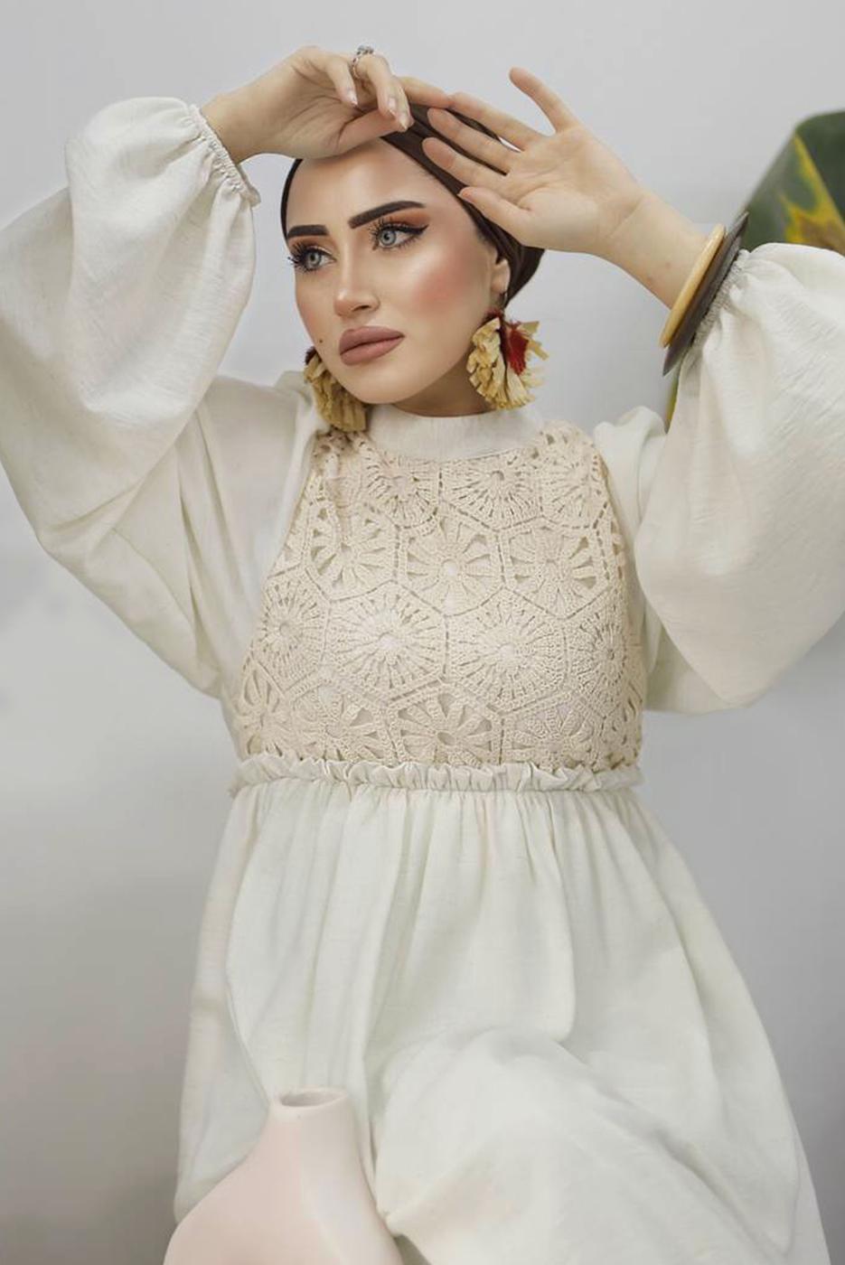 Tesettür giyim BEJ BALON KOL DANTEL DETAYLI ELBİSE T 5437