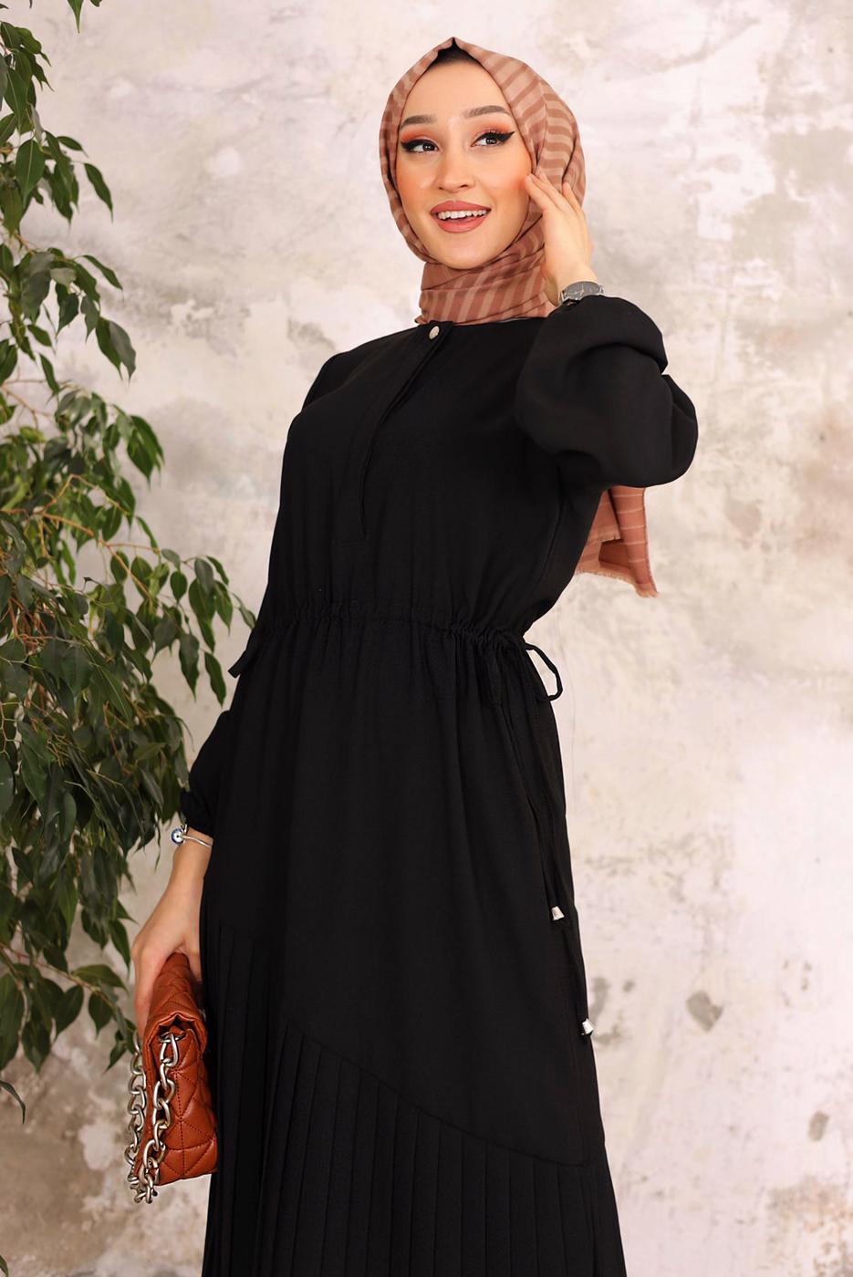 Tesettür giyim SİYAH BELİ BÜZGÜLÜ DÜĞME DETAYLI ELBİSE T 55002