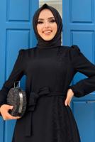 Tesettür giyim SİYAH DANTEL DETAYLI KUŞAKLI ELBİSE T 5673