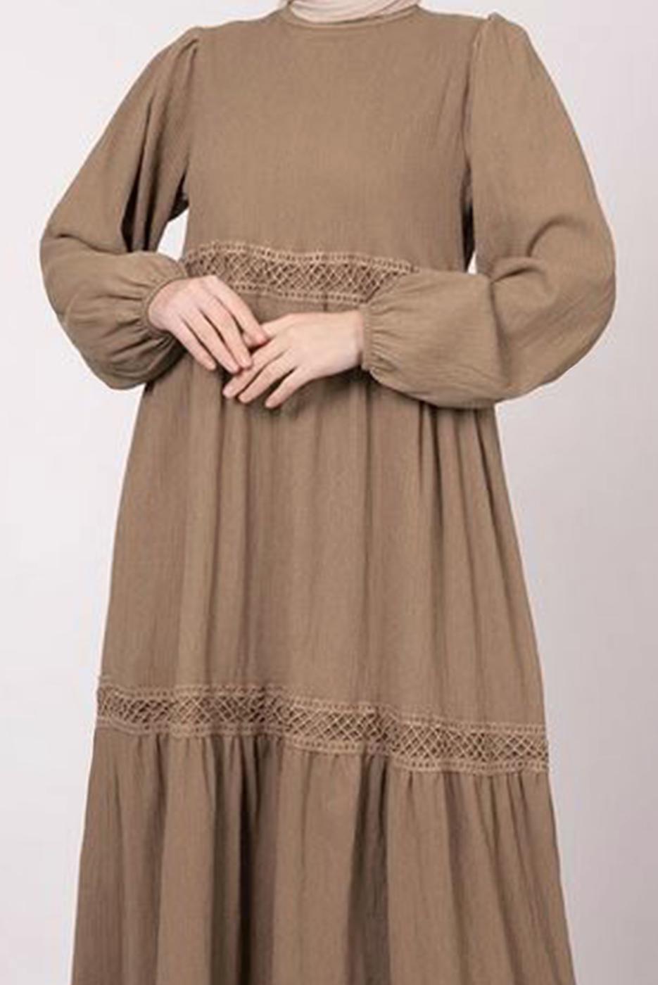 Tesettür giyim VİZON FİLE DETAYLI MANŞETLERİ LASTİKLİ ELBİSE T 6585