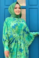 Tesettür giyim YEŞİL ÖNÜ BÜZGÜLÜ DESENLİ YARASA KOL ELBİSE T 6673
