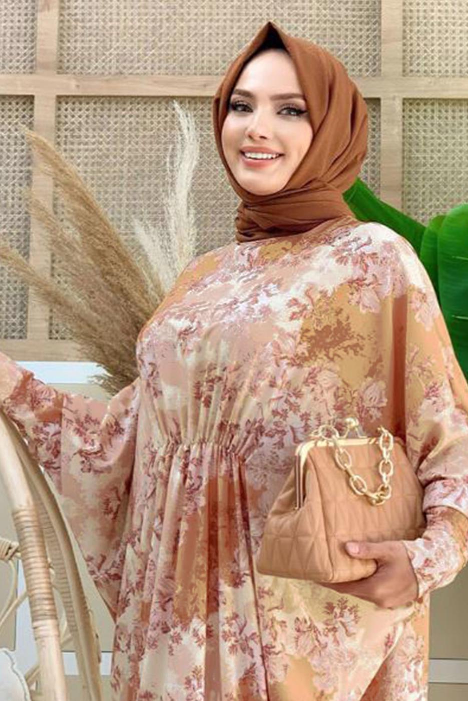 Tesettür giyim VİZON ÖNÜ BÜZGÜLÜ DESENLİ YARASA KOL ELBİSE T 6673