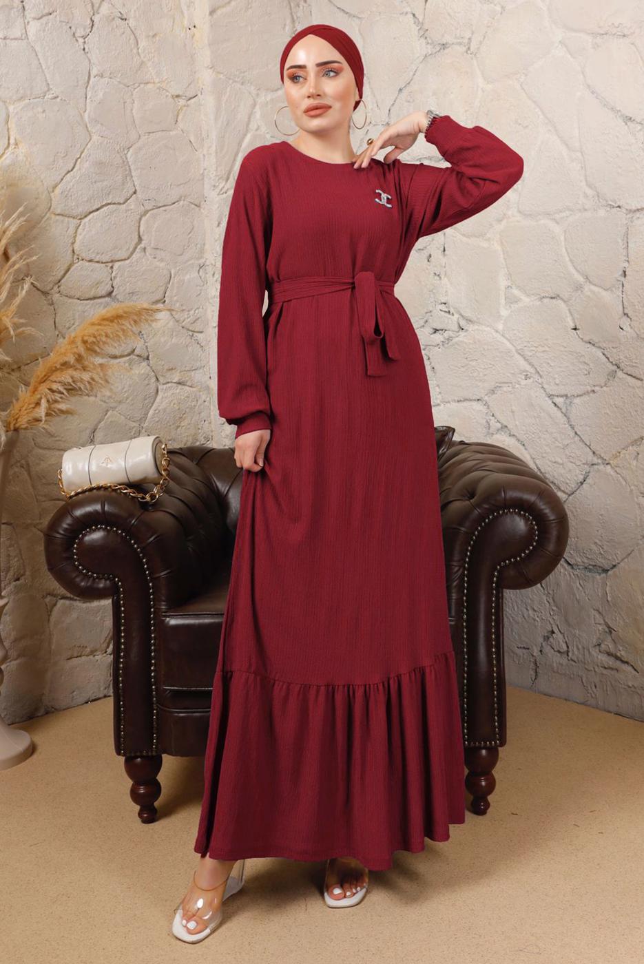 Tesettür giyim KIRMIZI BROŞ DETAYLI KUŞAKLI ELBİSE T 7113