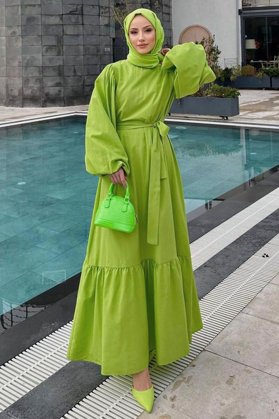 Tesettür giyim YEŞİL BALON KOL KUŞAKLI VOLANLI ELBİSE T 7369