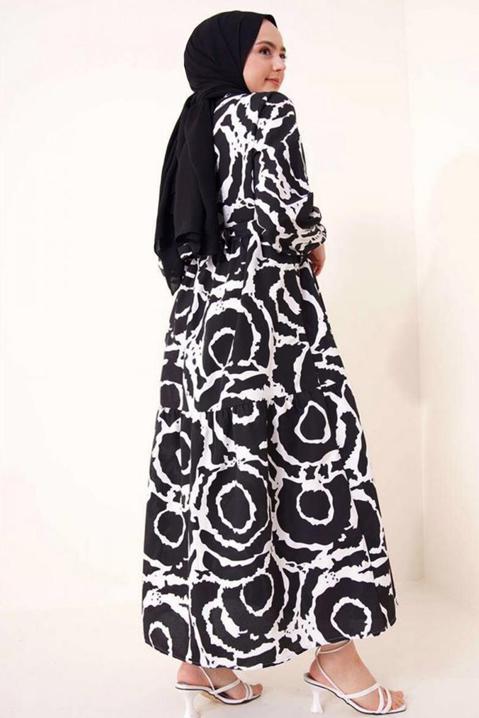 Tesettür giyim SİYAH DESENLİ KUŞAKLI ELBİSE T 744