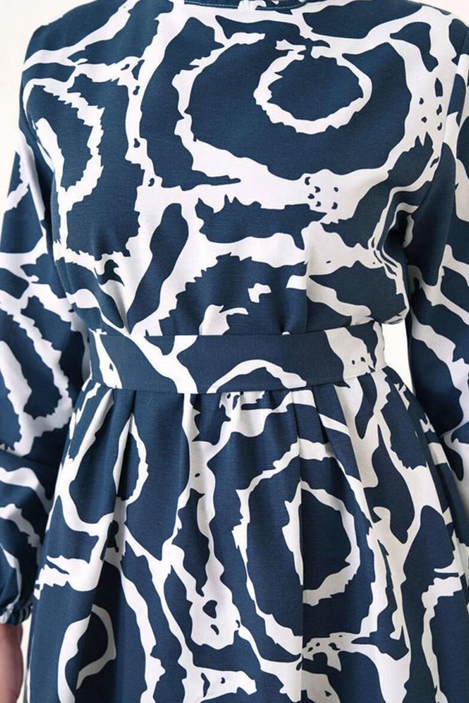 Tesettür giyim LACİVERT DESENLİ KUŞAKLI ELBİSE T 744